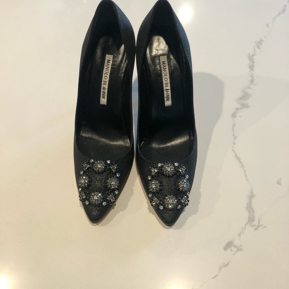 Manolo Blahnik Hangisi Black - Picture 1 of 6